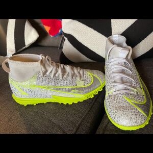 Nike x Mercurial Superfly 8 Academy Soccer Turf Shoes Silver CV0789-107 Size 3y